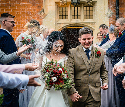 Blue tissue confetti is perfect for weddings